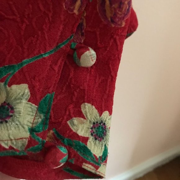 Vintage Nicola Flowered Print Blouse on Red Background, Size 10 - Picture 4 of 5